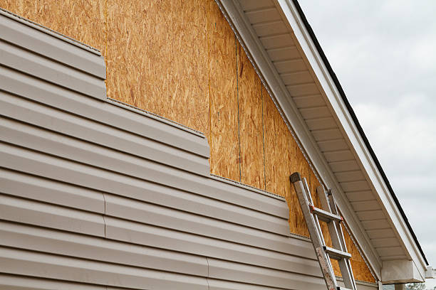 24/7 Emergency Storm Damage Siding Repair experts in Struthers, OH